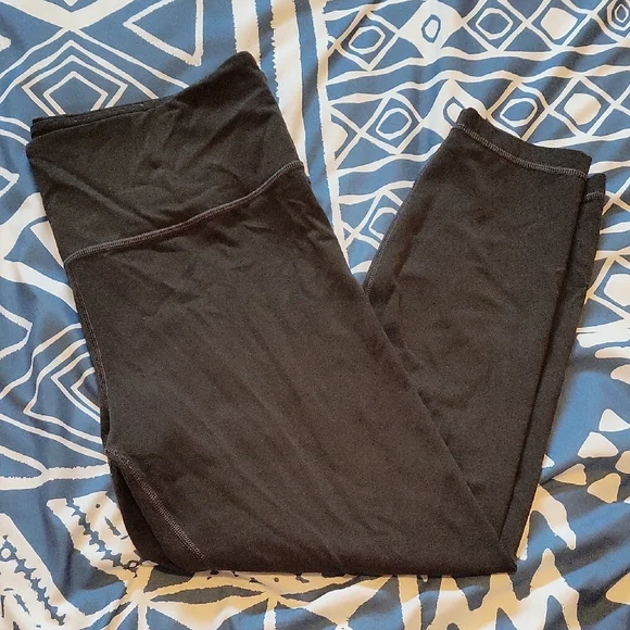 Athleta Black Capris - Picture 1 of 5